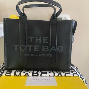 Marc Jacobs Large Leather The Tote Bag in Black